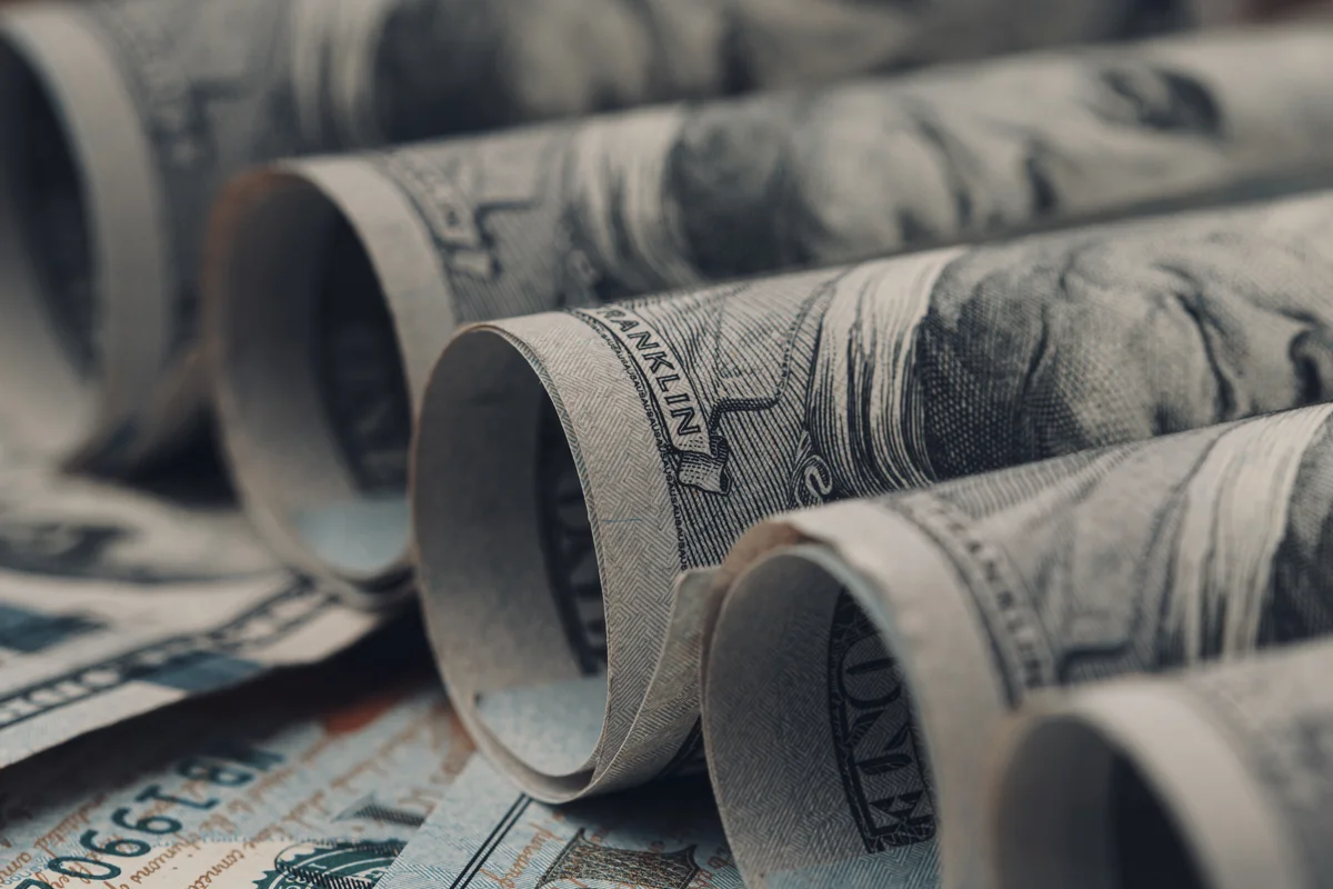 Weekly FX Roundup: Pound Under Pressure, Euro Resilient, NFP data delayed